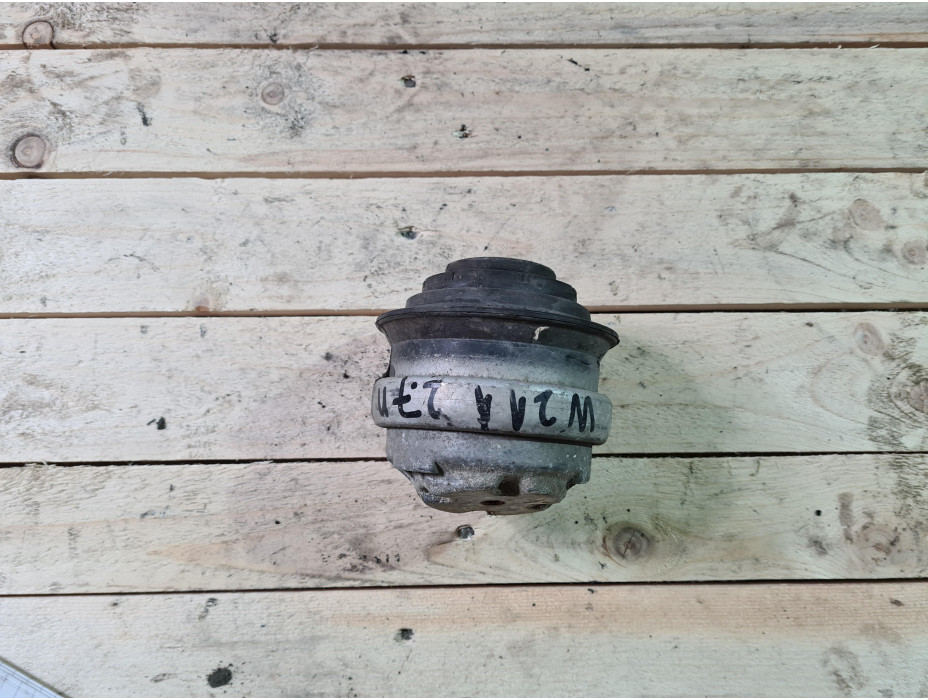 Ляв тампон за двигател за Мерцедес Е270 177кс / Mercedes E270 W211 Ляв тампон за двигател за Мерцедес Е270 177кс / Mercedes E270 W211