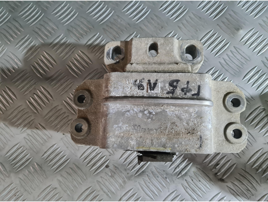 Ляв тампон за мотор за VW Golf 5 1.6FSI