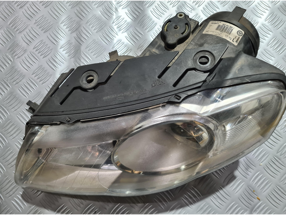 Ляв фар за Volkswagen Passat B6 - Обикновен Ляв фар за Volkswagen Passat B6 - Обикновен