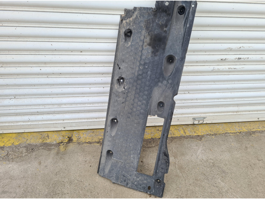 Лява кора под купето за VW Passat B6 2.0 TDI ВМР Лява кора под купето за VW Passat B6 2.0 TDI ВМР