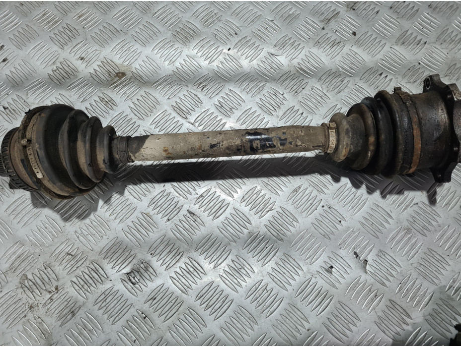 Лява полуоска за VW Passat B5 2.5 TDI