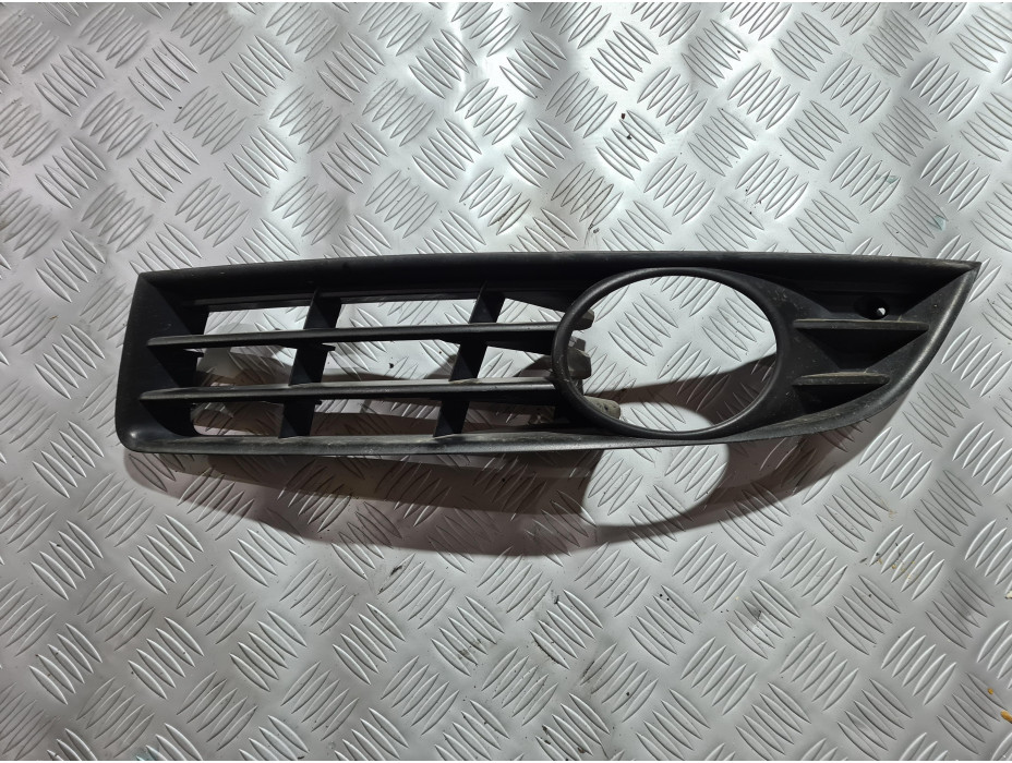 Лява решетка за халоген за Volkswagen Passat B6 Лява решетка за халоген за Volkswagen Passat B6