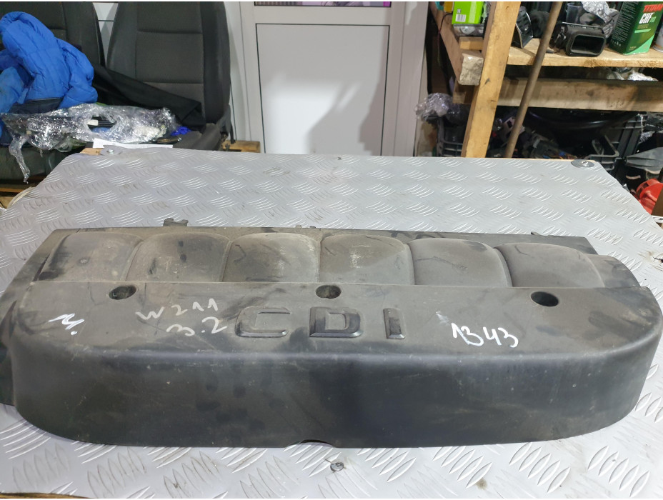 Малка кора над двигател за Mercedes E320 CDI 204hp W211 Малка кора над двигател за Mercedes E320 CDI 204hp W211