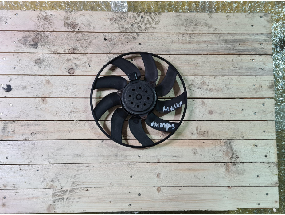 Малка охладителна перка за Ауди А4 Б8 / Audi A4 B8 Малка охладителна перка за Ауди А4 Б8 / Audi A4 B8