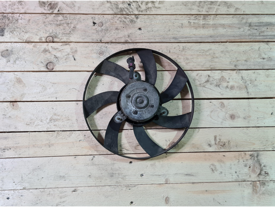 Малка охладителна перка за Сеат Ибиза 1.9тди / Seat Ibiza 1.9TDI 6K2 Малка охладителна перка за Сеат Ибиза 1.9тди / Seat Ibiza 1.9TDI 6K2