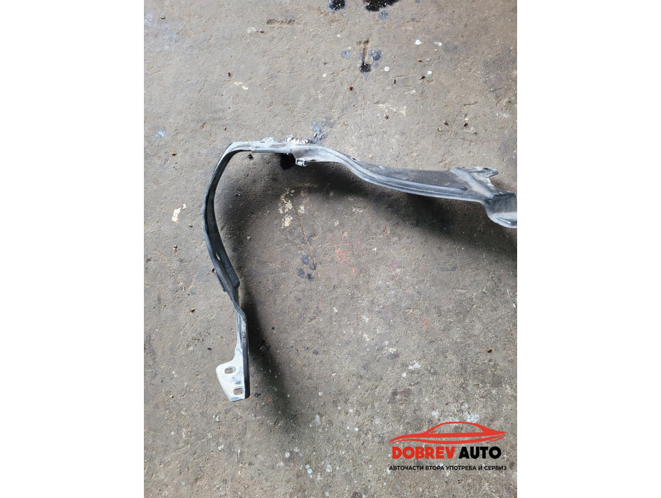 Маска (предна дясна) за Mercedes C Class W203 Маска (предна дясна) за Mercedes C Class W203