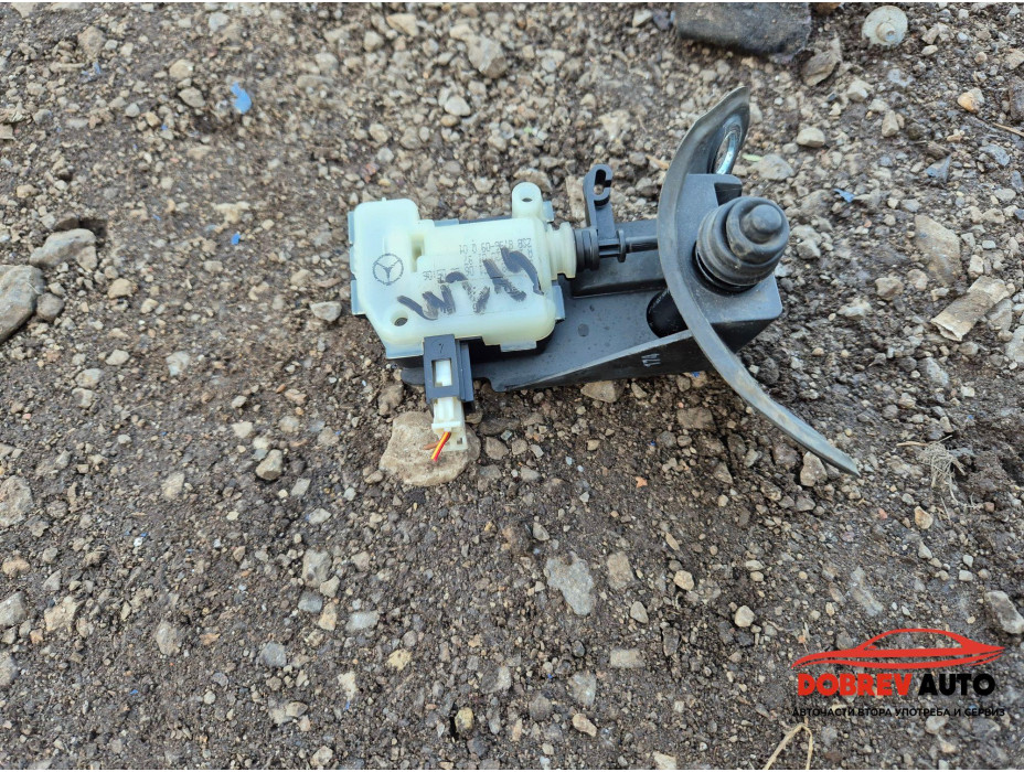 Механизъм за заключване на резервоар за Mercedes CLS w219 Механизъм за заключване на резервоар за Mercedes CLS w219