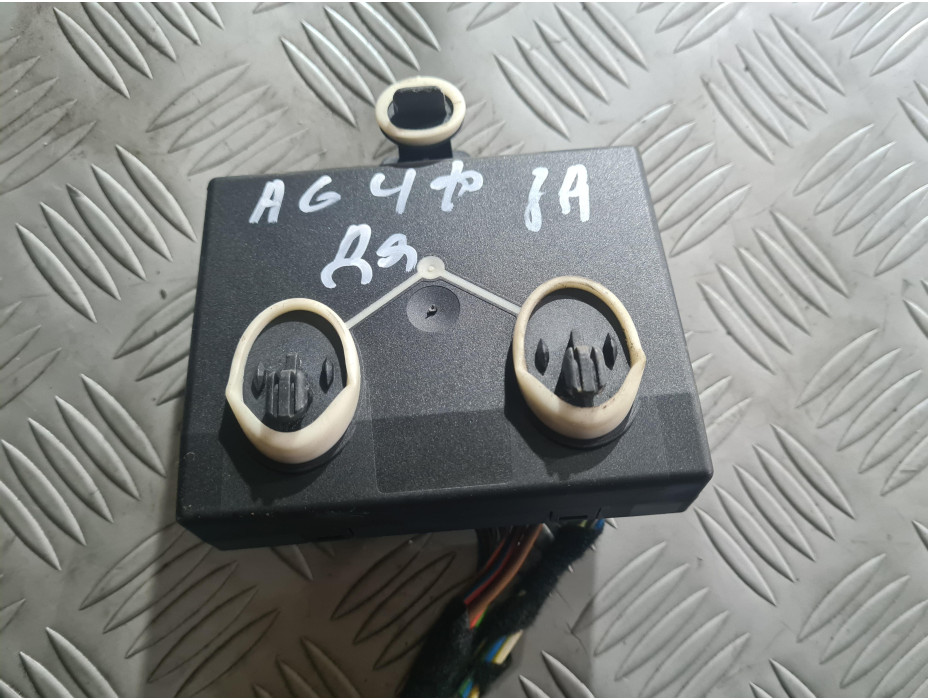Модул за врата задна дясна за Audi A6 C6 2.7 TDI Quattro Модул за врата задна дясна за Audi A6 C6 2.7 TDI Quattro