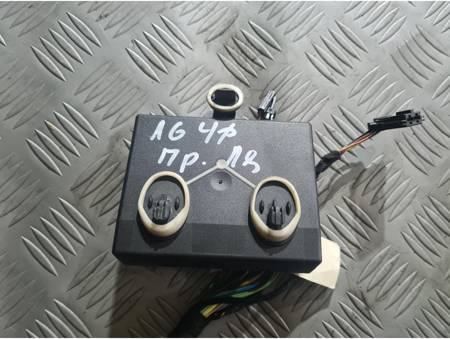 Модул за врата предна лява за Audi A6 C6 2.7 TDiI Quattro Модул за врата предна лява за Audi A6 C6 2.7 TDiI Quattro