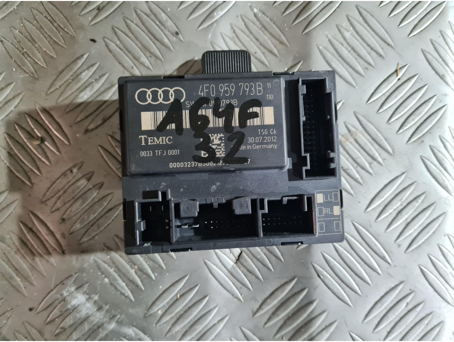 Модул за предна лява врата за Audi A6 C6 3.2 FSI Quattro Модул за предна лява врата за Audi A6 C6 3.2 FSI Quattro