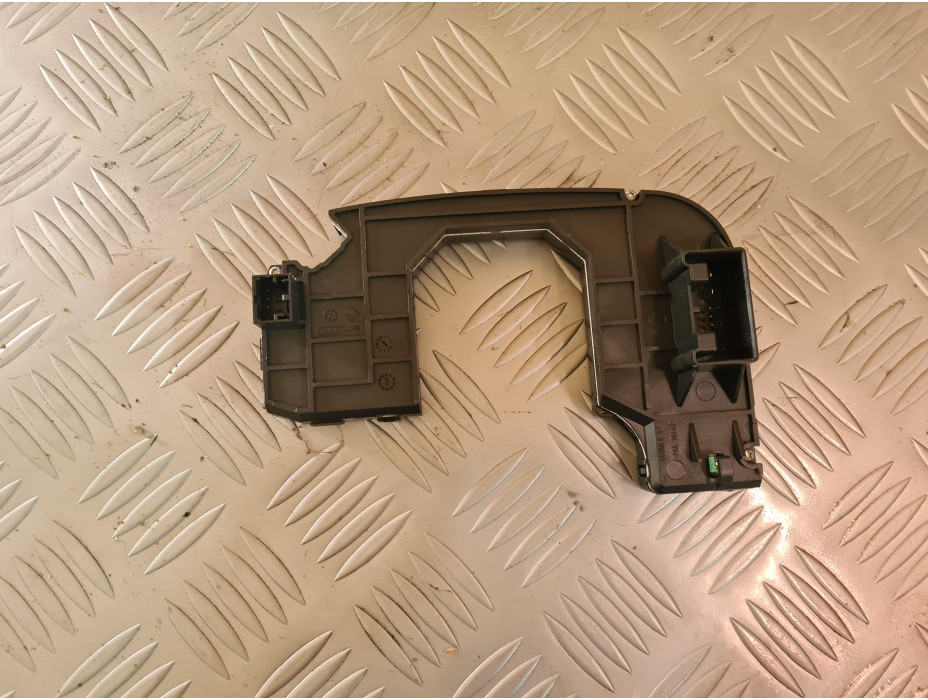 Модул зад волан за Audi A8 D3 4.2i Long Модул зад волан за Audi A8 D3 4.2i Long