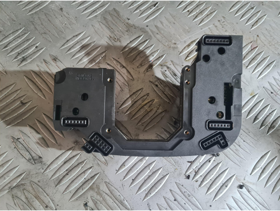 Модул зад волана за Audi A6 C6 2.7 TDI Quattro Модул зад волана за Audi A6 C6 2.7 TDI Quattro