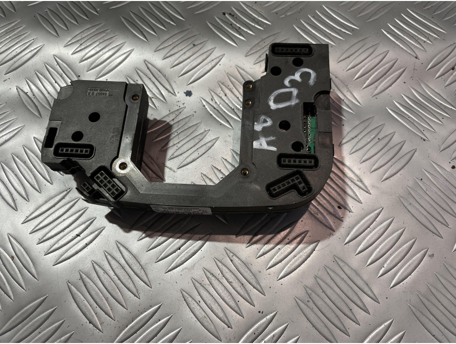 Модул под волан за Audi A8 D3