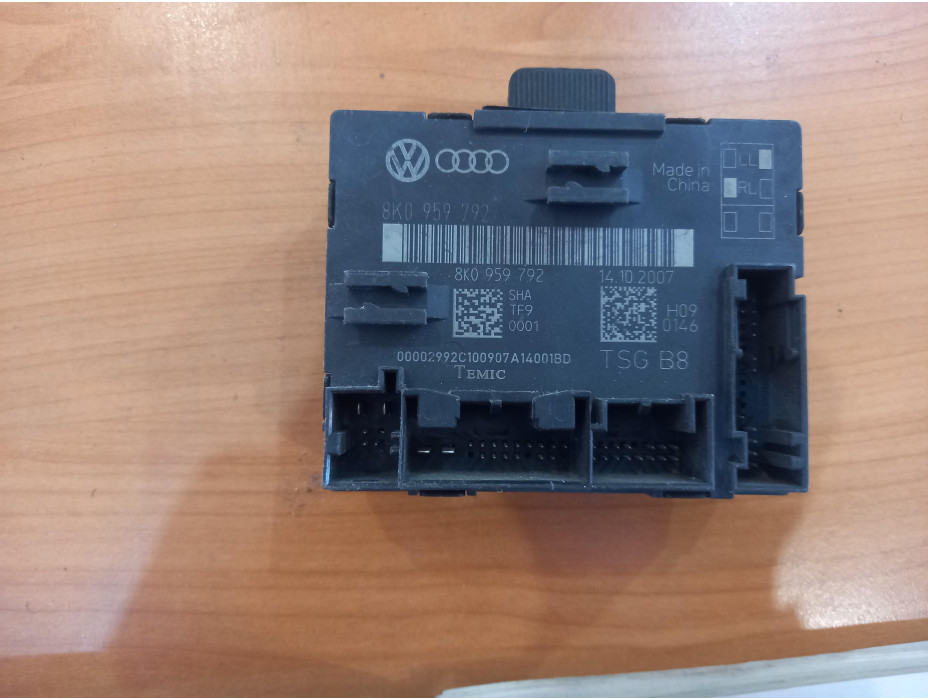 Модул управление врата за Audi A4 B8 Модул управление врата за Audi A4 B8