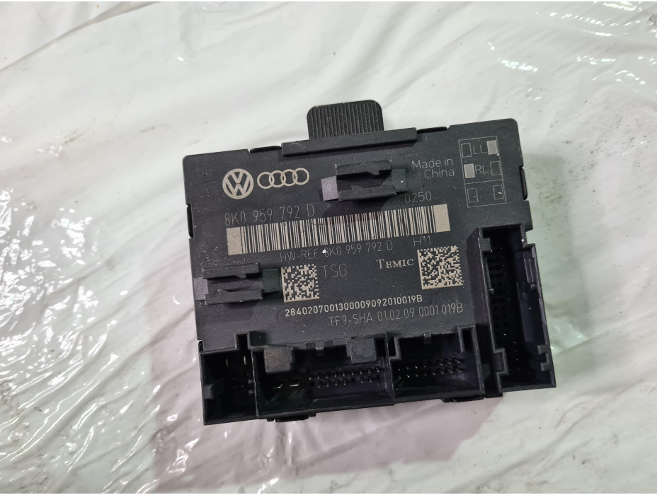 Модул управление за предна лява врата за Ауди А4 Б8 / Audi A4 B8 2.0 TDI комби