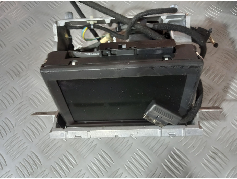 Монитор за Audi A8 D3 4.2 FSI