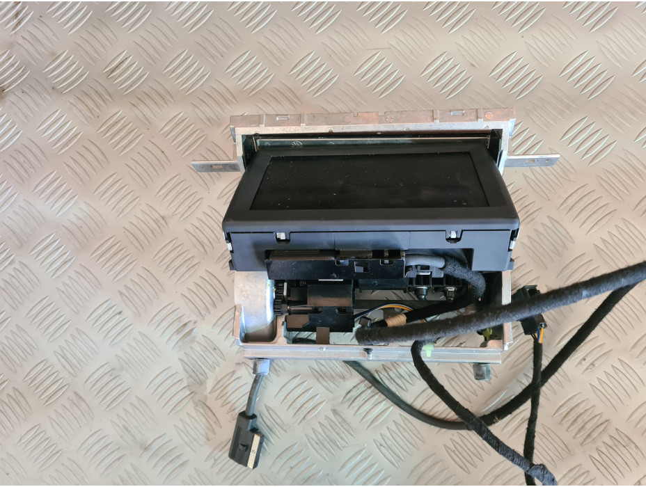 Монитор за Audi A8 D3 4.2i Long