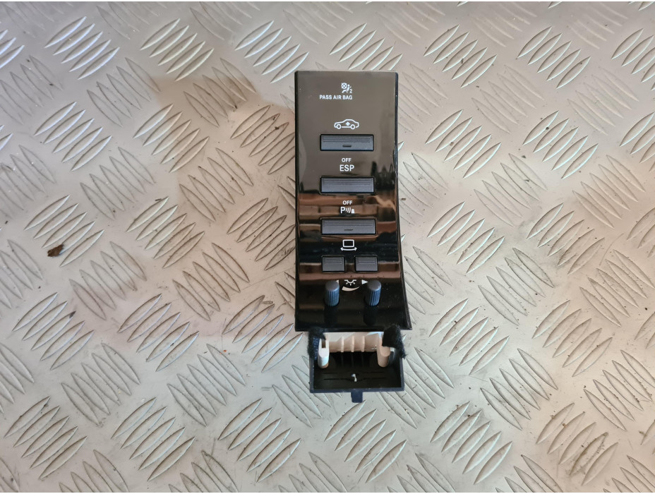 Монитор за Mercedes S320 CDI W221 Монитор за Mercedes S320 CDI W221