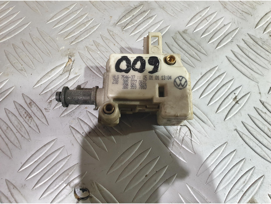 Моторче за заден капак за отваряне за Фолксваген Пасат Б5.5 комби / VW Passat B5.5  2.5 TDI