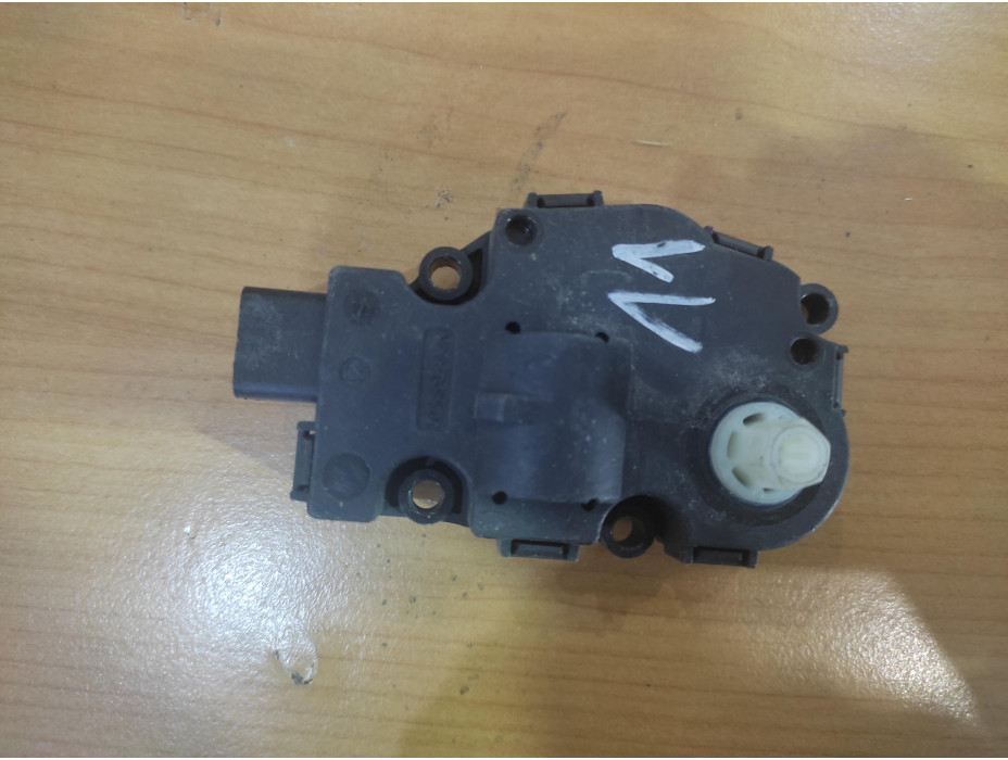 Моторче за клапа за парно - 11 за Mercedes S Class W221