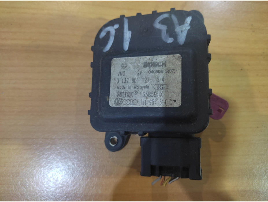 Моторче за клапа за парно - 121 за Audi A3 8L 1.6 Моторче за клапа за парно - 121 за Audi A3 8L 1.6