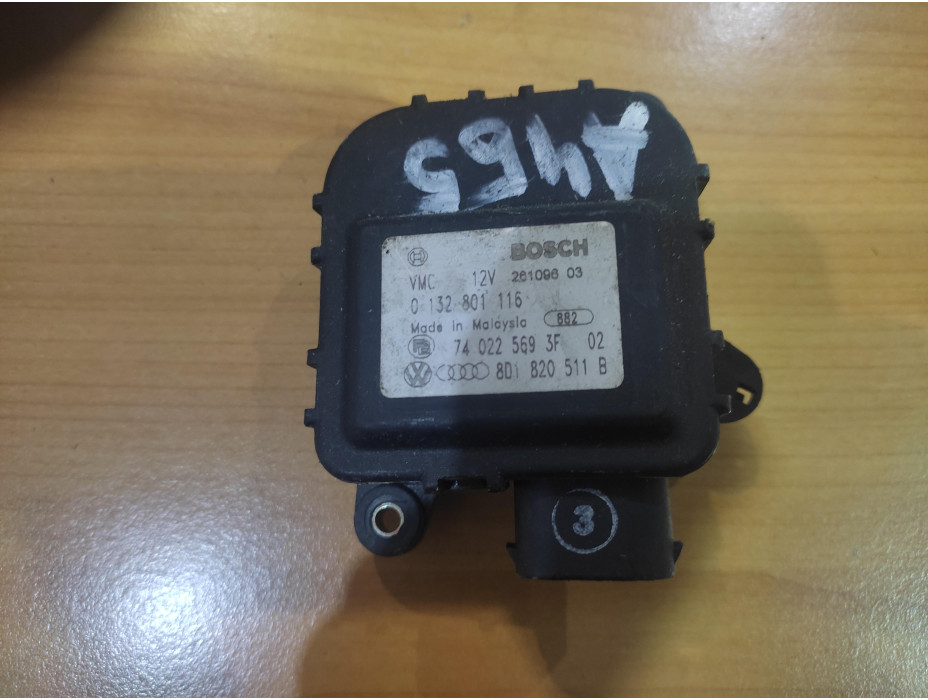 Моторче за клапа за парно - 136 за Audi A4 B5 Моторче за клапа за парно - 136 за Audi A4 B5