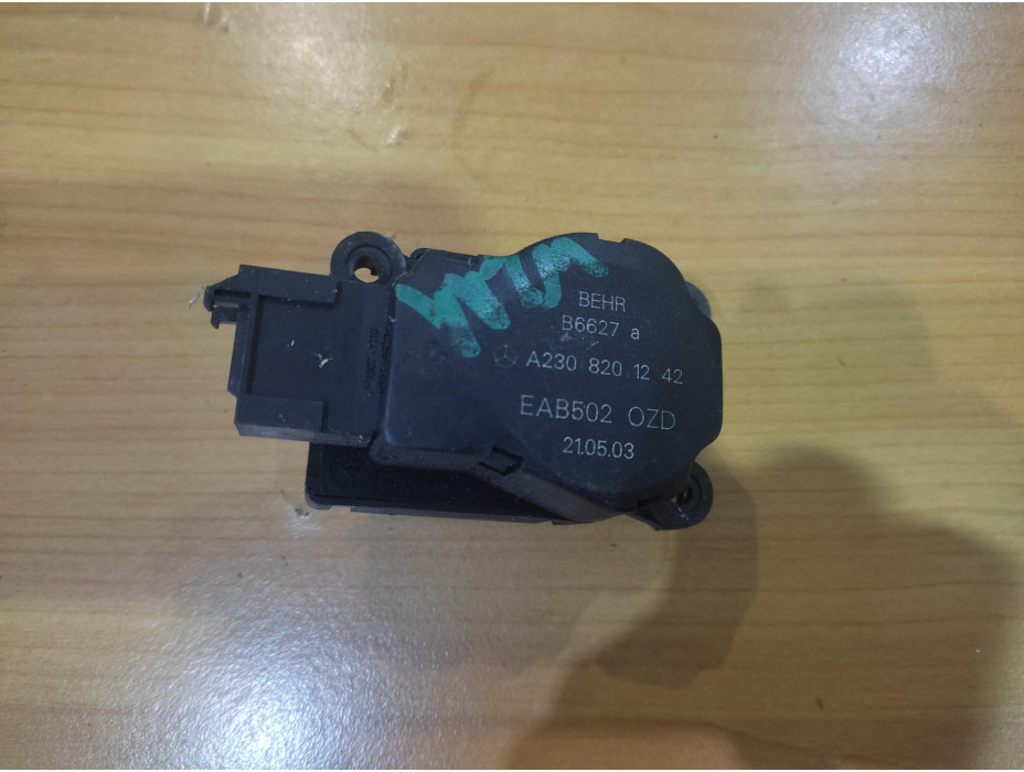 Моторче за клапа за парно - 141 за Mercedes E Class W211