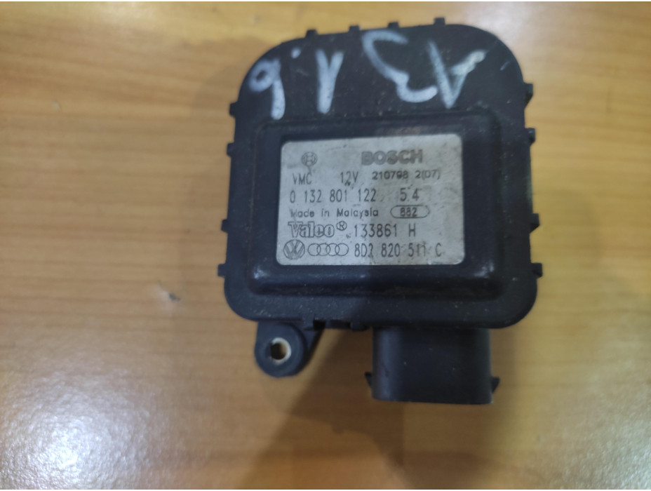 Моторче за клапа за парно - 145 за Audi A3 8L