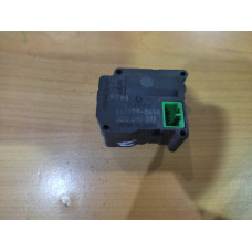 Моторче за клапа за парно - 158 за VW Phaeton