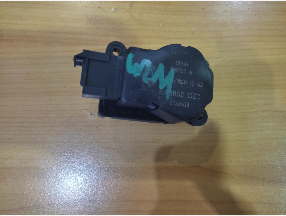 Моторче за клапа за парно - 160 за VW Phaeton