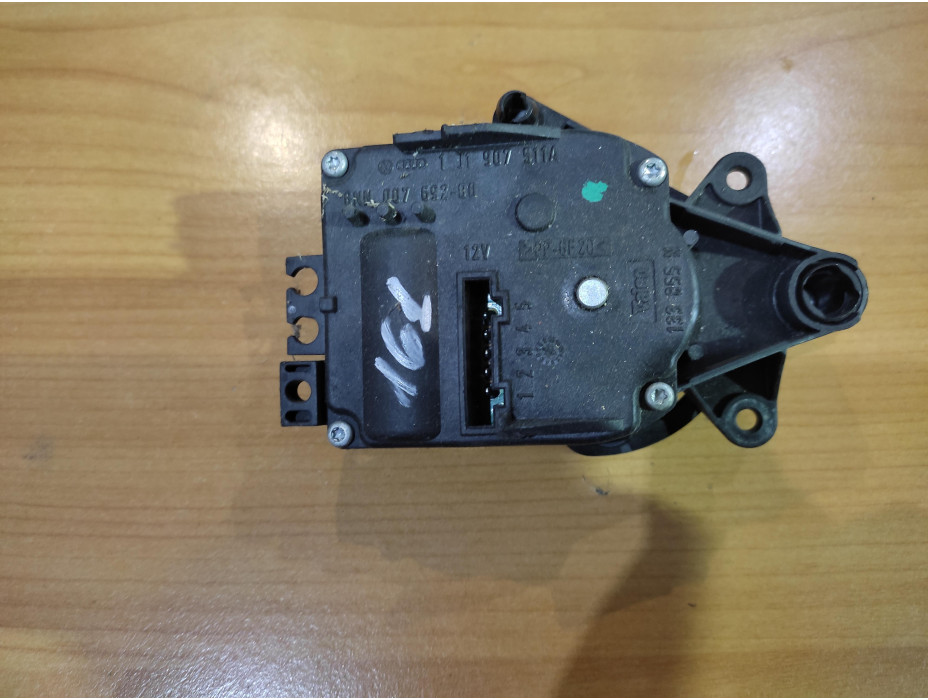 Моторче за клапа за парно - 161 за Audi A3 8L