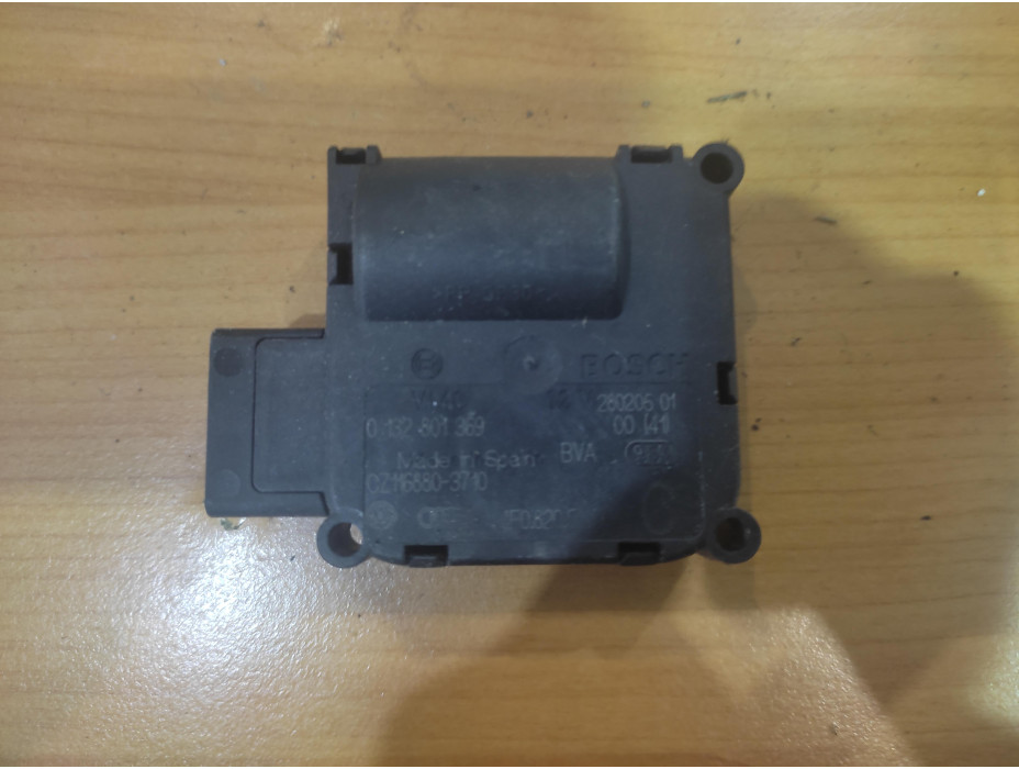 Моторче за клапа за парно - 168 за Audi A8 D3