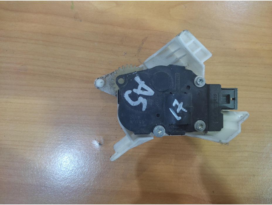 Моторче за клапа за парно - 17 за Audi A5 8T