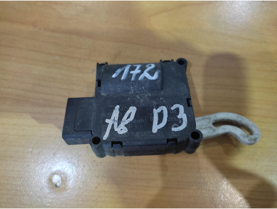 Моторче за клапа за парно - 172 за Audi A8 D3