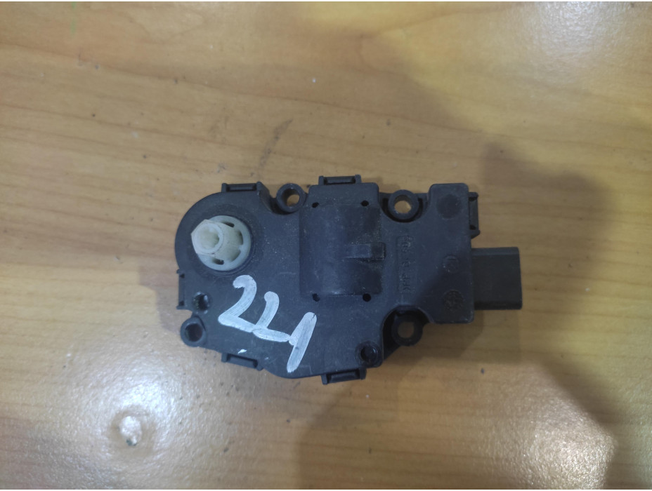 Моторче за клапа за парно - 18 за Mercedes S Class W221