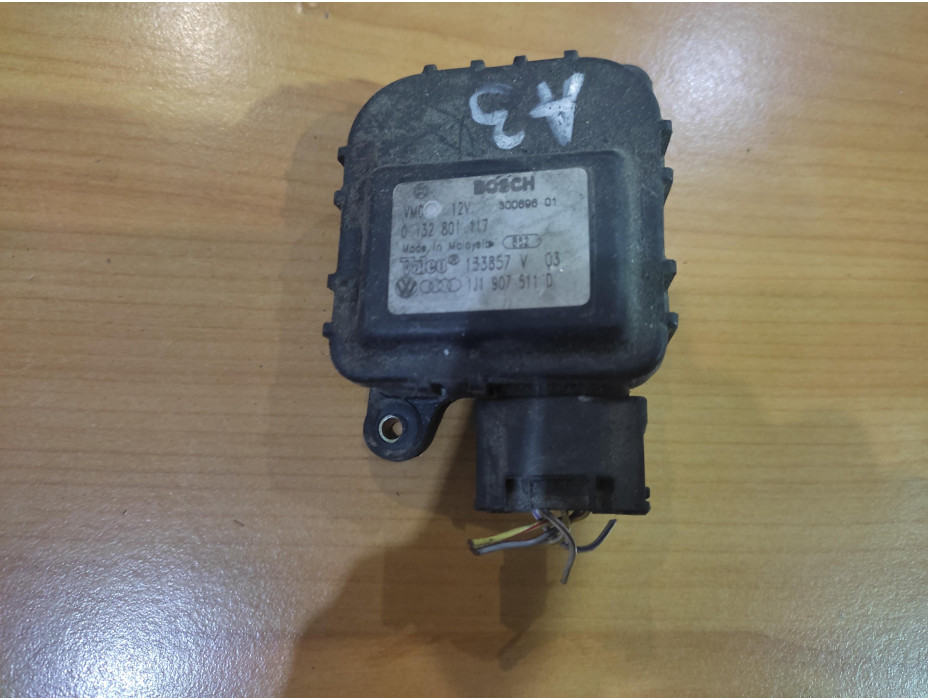 Моторче за клапа за парно - 188 за Audi A3 8L Моторче за клапа за парно - 188 за Audi A3 8L