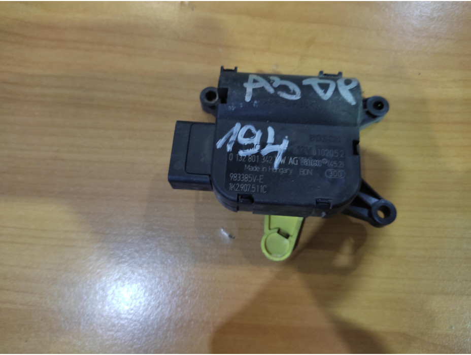 Моторче за клапа за парно - 194 за Audi A3 8P