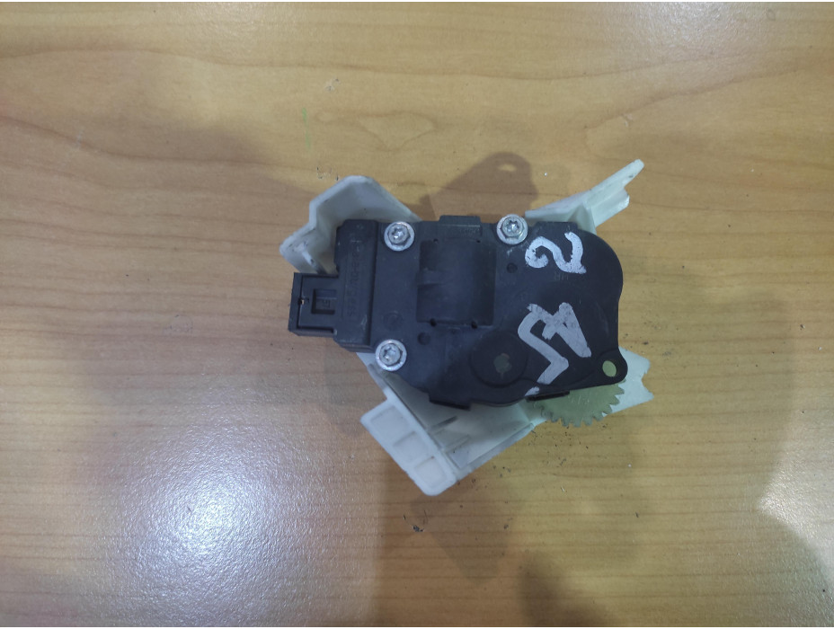 Моторче за клапа за парно - 2 за Audi A5 8T