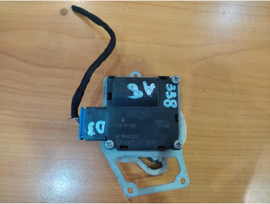 Моторче за клапа за парно - 338 за Audi A8 D3