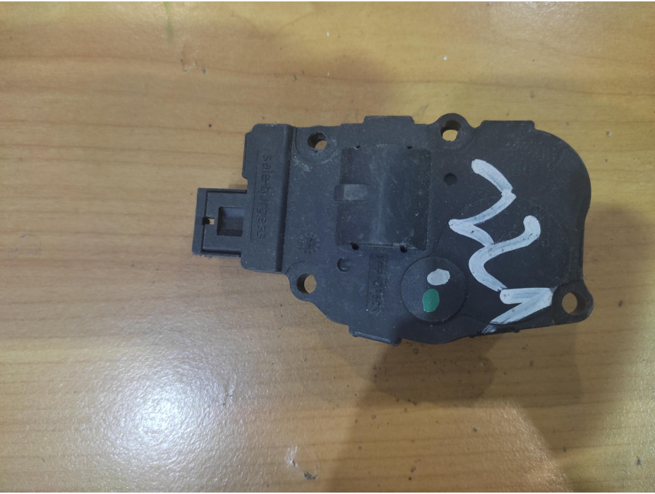 Моторче за клапа за парно - 41 за Mercedes S Class W221 Моторче за клапа за парно - 41 за Mercedes S Class W221