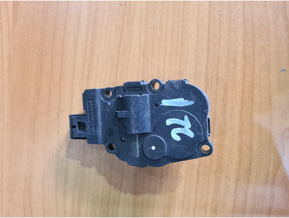 Моторче за клапа за парно - 45 за Mercedes S Class W221 Моторче за клапа за парно - 45 за Mercedes S Class W221