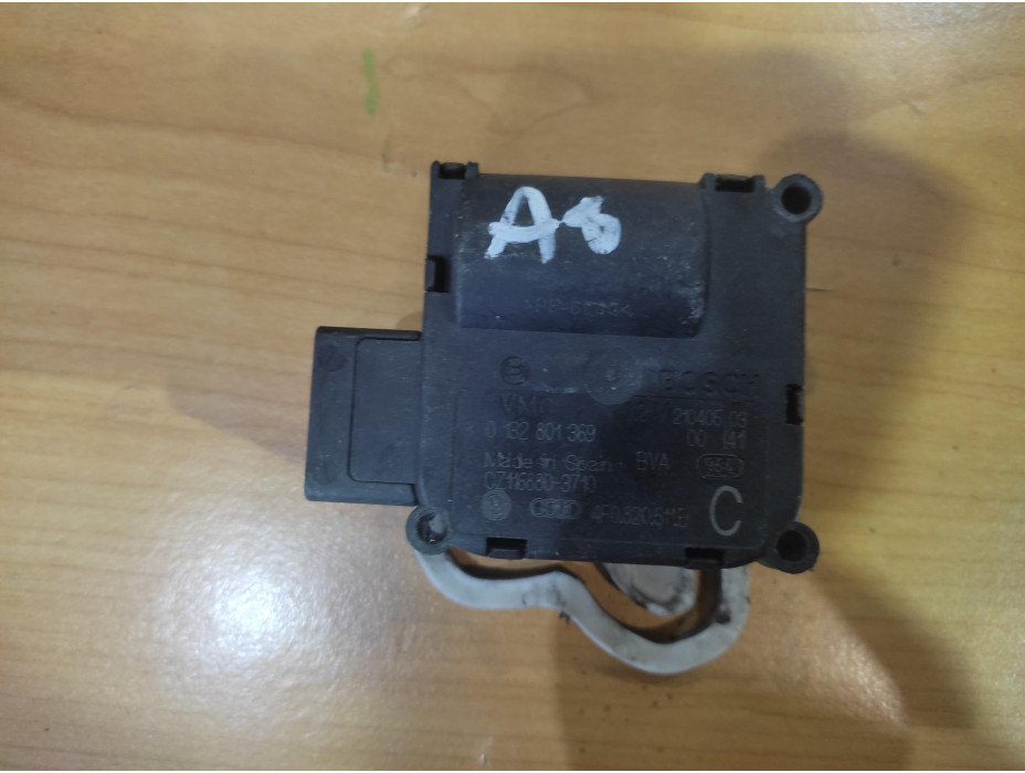 Моторче за клапа за парно - 48 за Audi A8 D3 Моторче за клапа за парно - 48 за Audi A8 D3