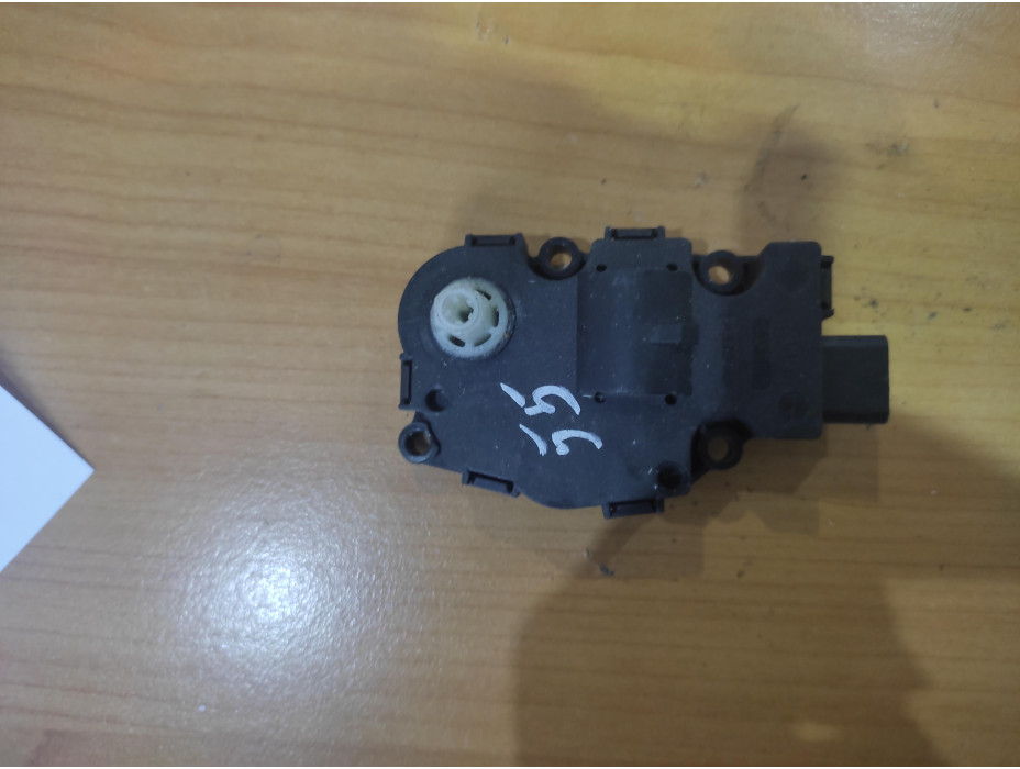 Моторче за клапа за парно - 55 за Audi A4 B8