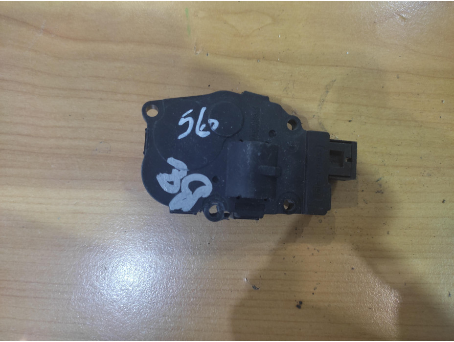 Моторче за клапа за парно - 56 за Audi A4 B8