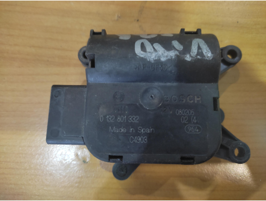 Моторче за клапа за парно - 63 за Mercedes Vito W639