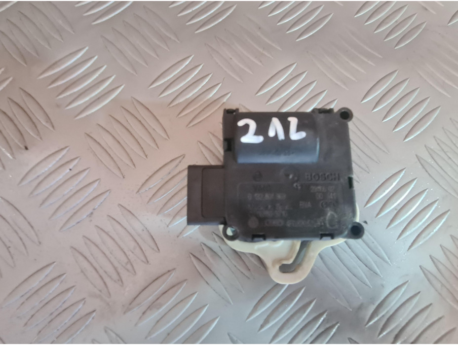 Моторче за клапа за парно за Audi A8 D3 - 212 Моторче за клапа за парно за Audi A8 D3 - 212