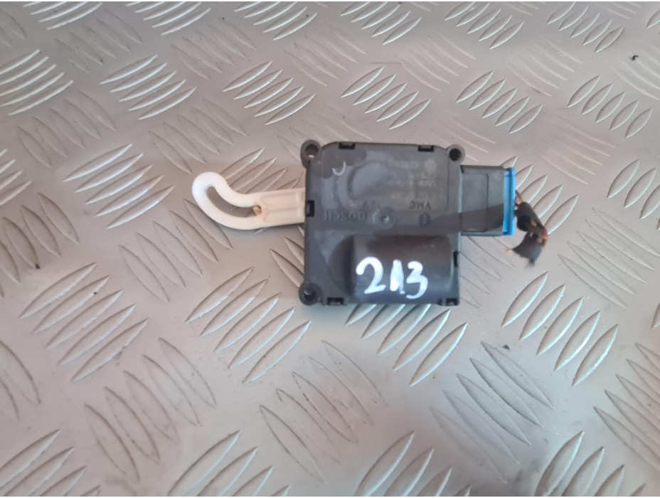 Моторче за клапа за парно за Audi A8 D3 - 213