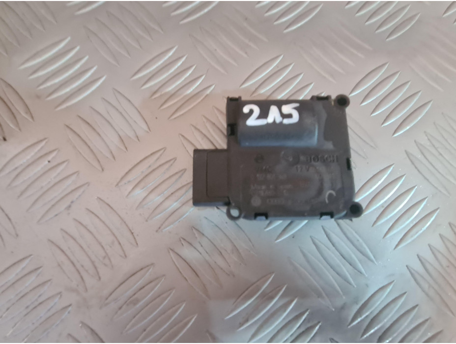 Моторче за клапа за парно за Audi A8 D3 - 215