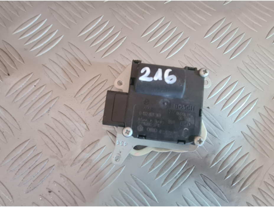 Моторче за клапа за парно за Audi A8 D3 - 216 Моторче за клапа за парно за Audi A8 D3 - 216