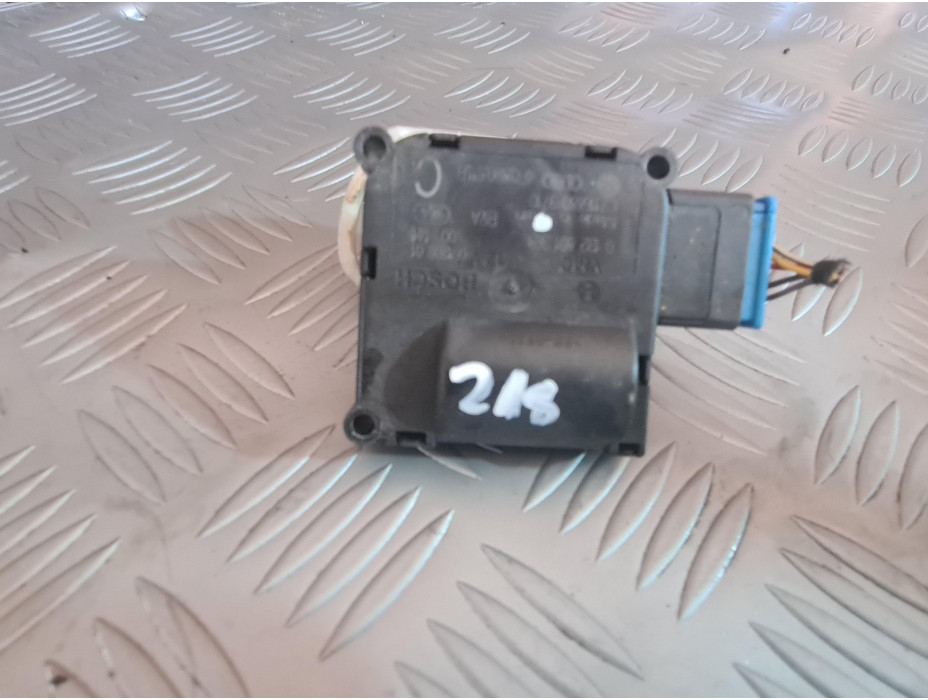 Моторче за клапа за парно за Audi A8 D3 - 218 Моторче за клапа за парно за Audi A8 D3 - 218